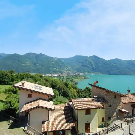 Iseo Con Vista E Piscina בית נופש *