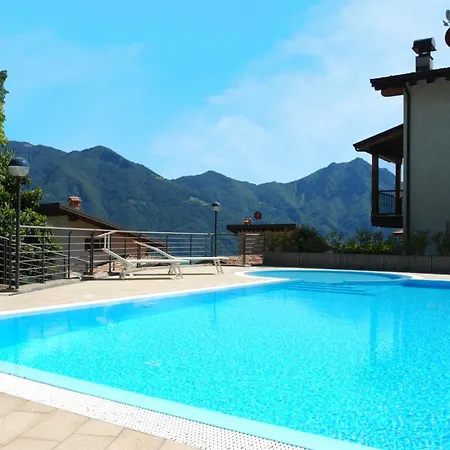 Iseo Con Vista E Piscina בית נופש *
