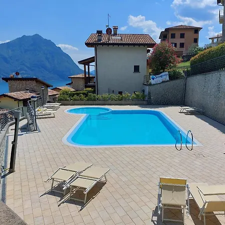 Iseo Con Vista E Piscina בית נופש