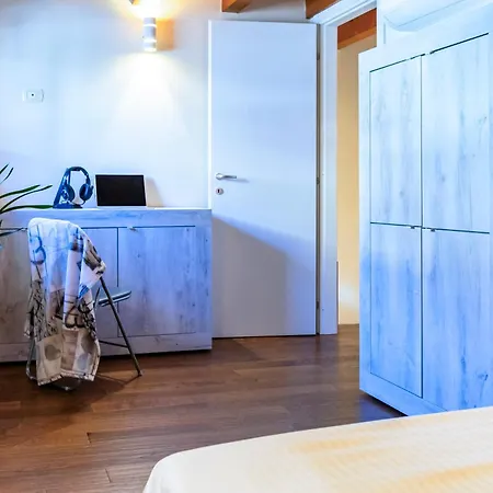 Vakantiehuis Iseo Con Vista E Piscina Costa Volpino