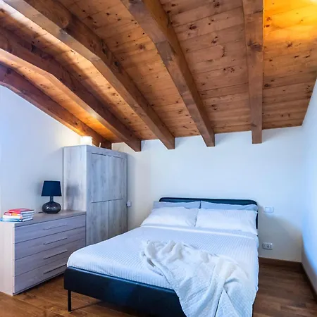 Iseo Con Vista E Piscina Vakantiehuis *