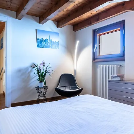 בית נופש Iseo Con Vista E Piscina